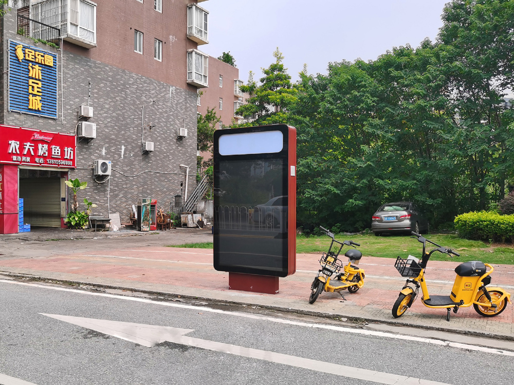 广东英德富强路广告灯箱