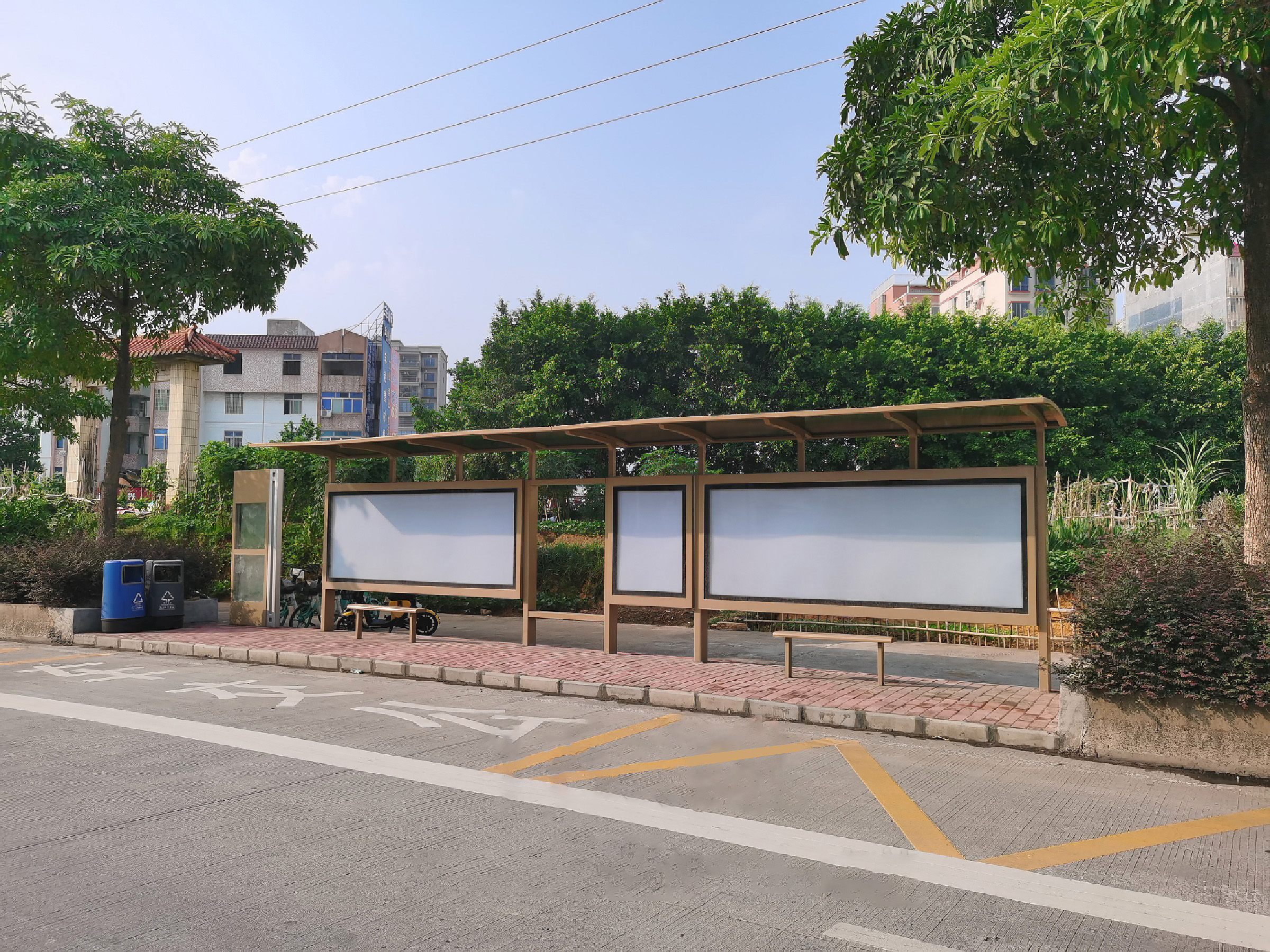 广东潇湘公交候车亭